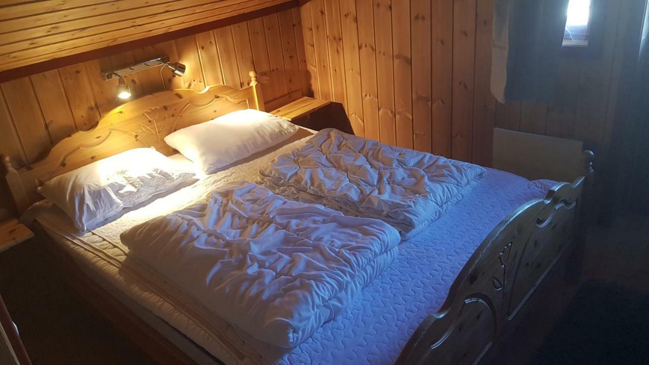 Holiday home Solbjornlia *
